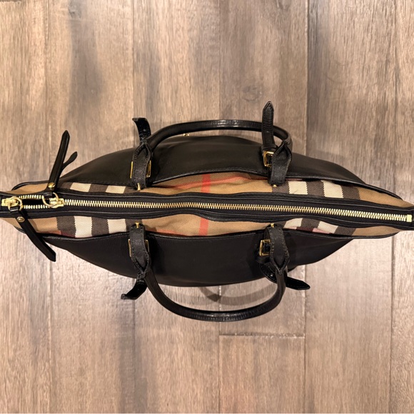 Burberry Black Leather Salisbury Tote Bag - Picture 10 of 12